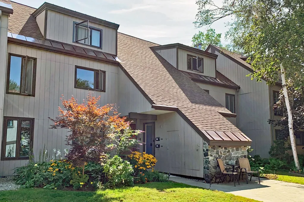 207 Brook Hollow Hanover NH 03755