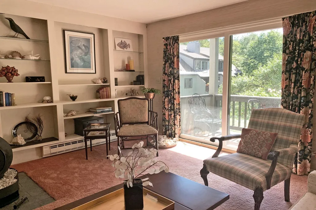 207 Brook Hollow Hanover NH 03755