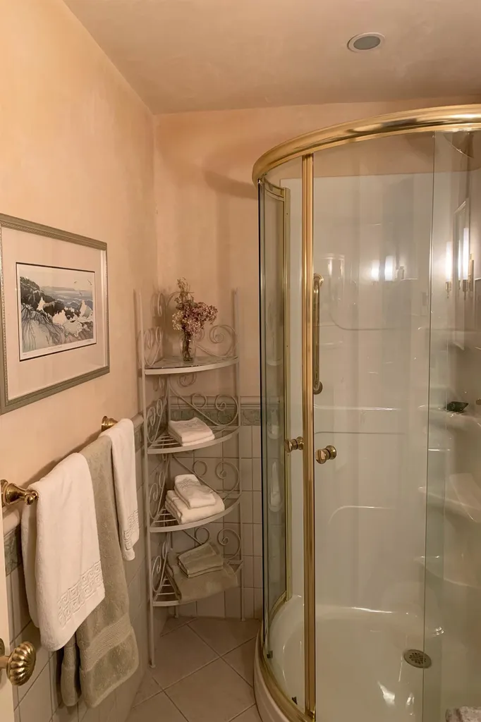 207 Brook Hollow Hanover NH 03755