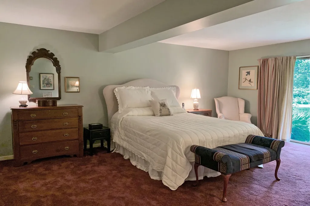 207 Brook Hollow Hanover NH 03755