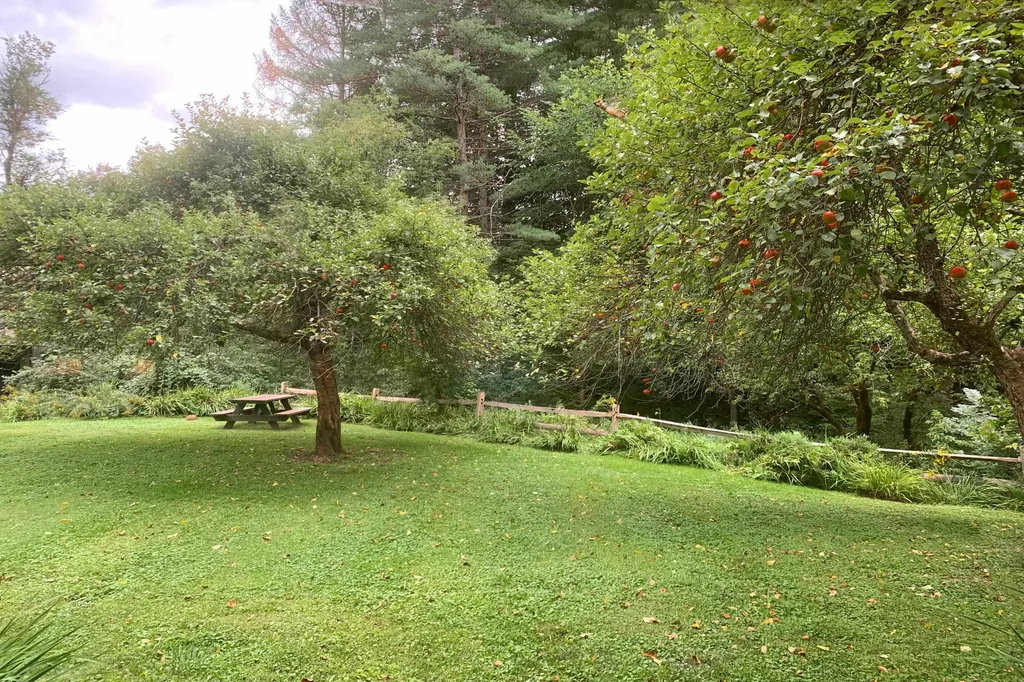 207 Brook Hollow Hanover NH 03755
