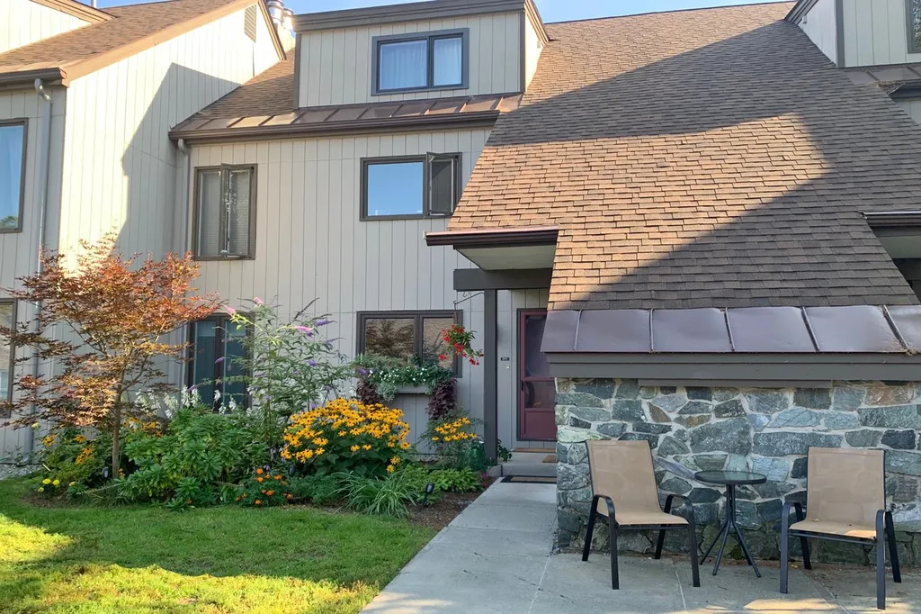 207 Brook Hollow Hanover NH 03755