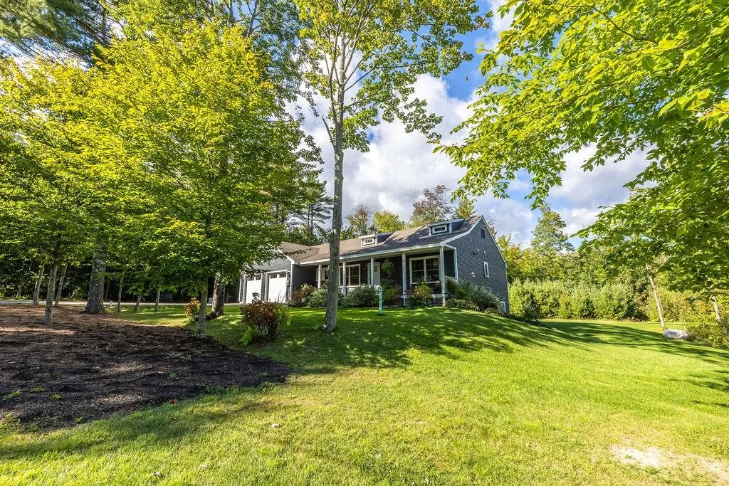 23 Curries Way Brookfield NH 03872