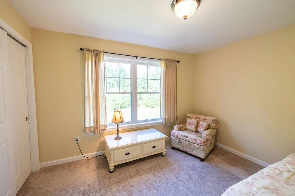 23 Curries Way Brookfield NH 03872