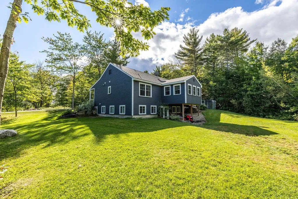 23 Curries Way Brookfield NH 03872