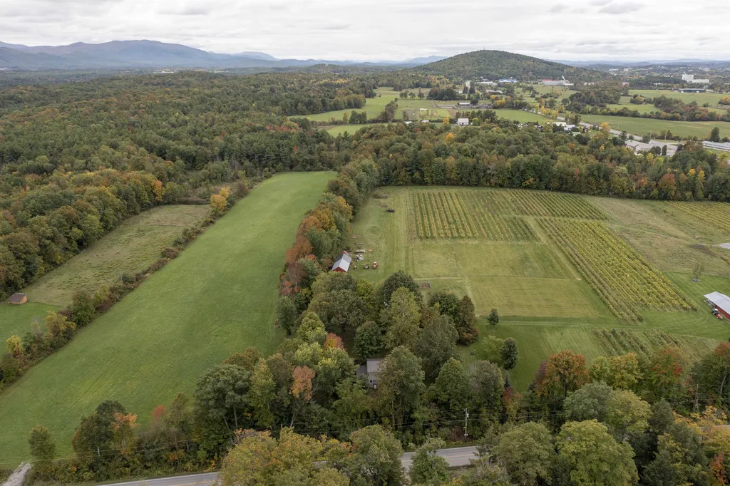 262 River Road New Haven VT 05472