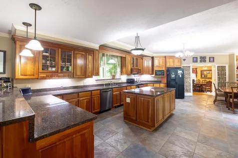132 King Hill Road New London NH 03257