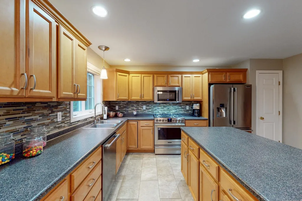 4 Orchards Road Wolfeboro NH 03894