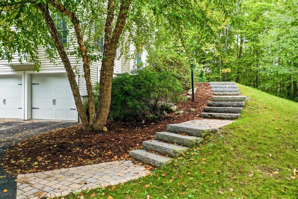 4 Orchards Road Wolfeboro NH 03894