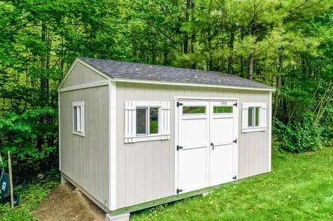4 Orchards Road Wolfeboro NH 03894