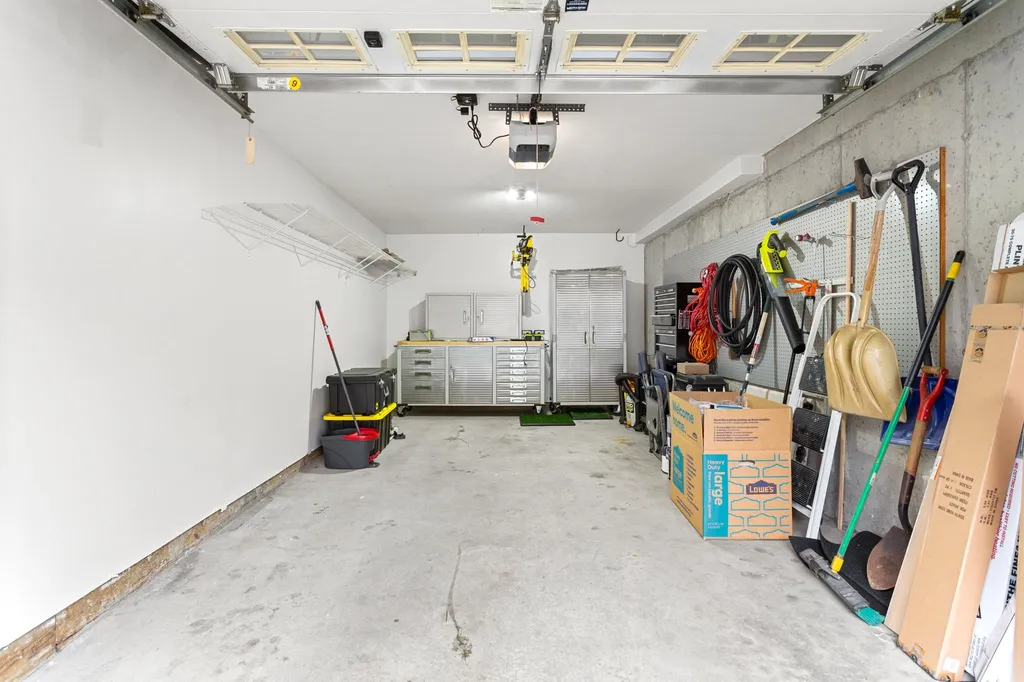 15 Eastwood Way Manchester NH 03109