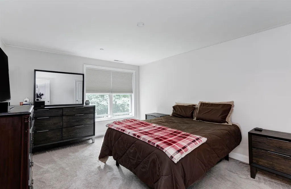 8 Bennett Street Nashua NH 03064