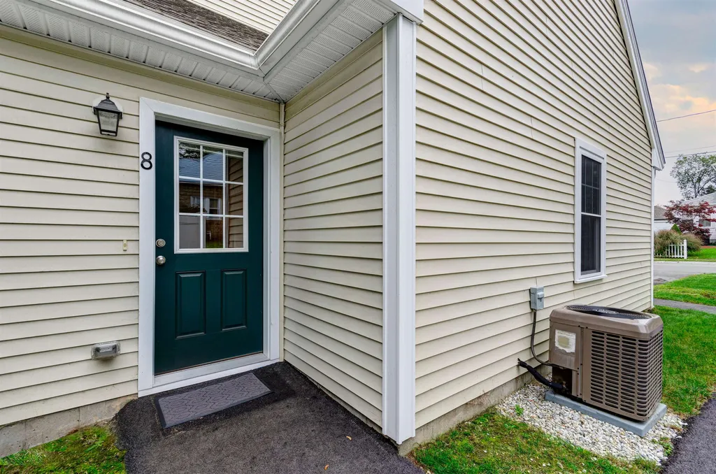 8 Bennett Street Nashua NH 03064