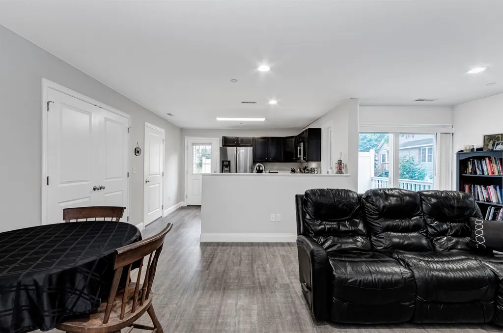 8 Bennett Street Nashua NH 03064