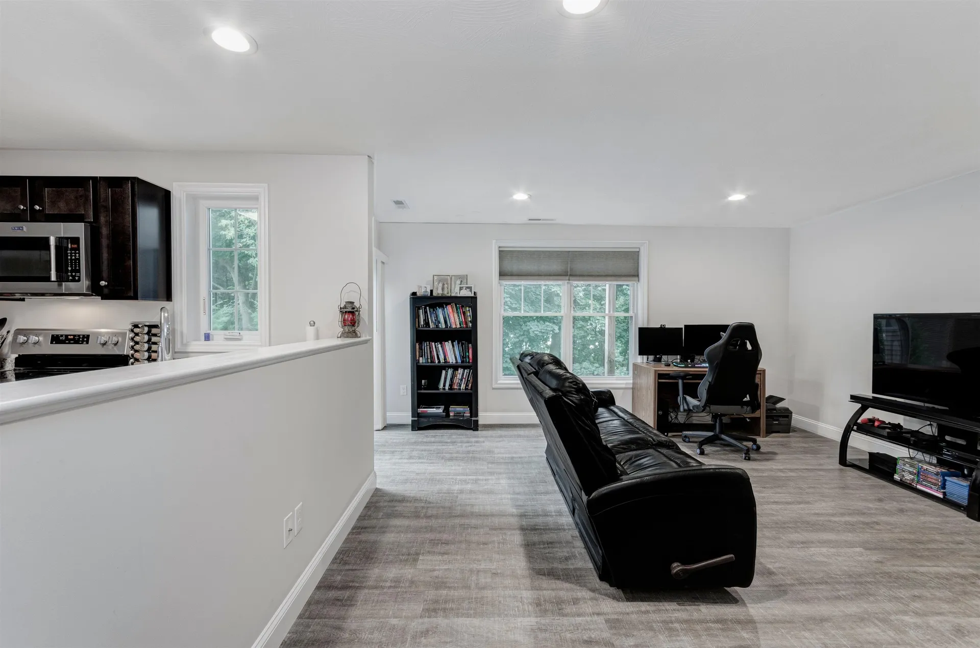 8 Bennett Street Nashua NH 03064