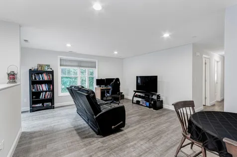 8 Bennett Street Nashua NH 03064