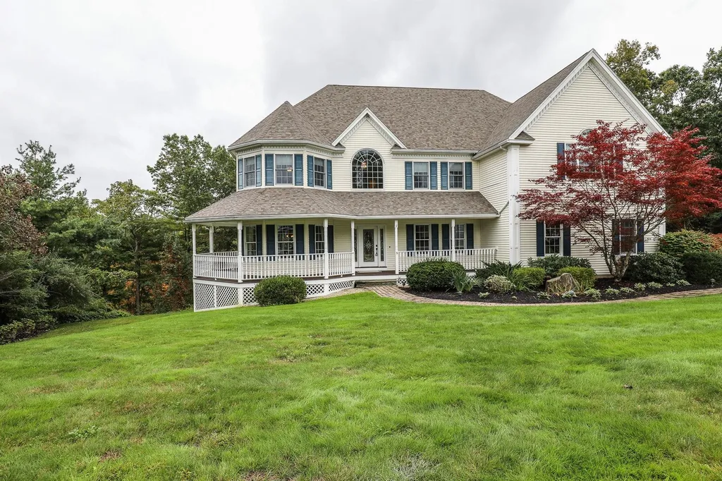 9 Apollo Way Salem NH 03079