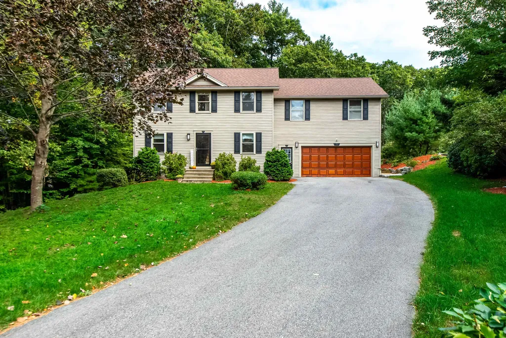 9 Oak Hill Lane Exeter NH 03833