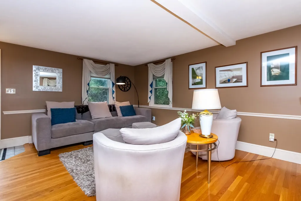 9 Oak Hill Lane Exeter NH 03833