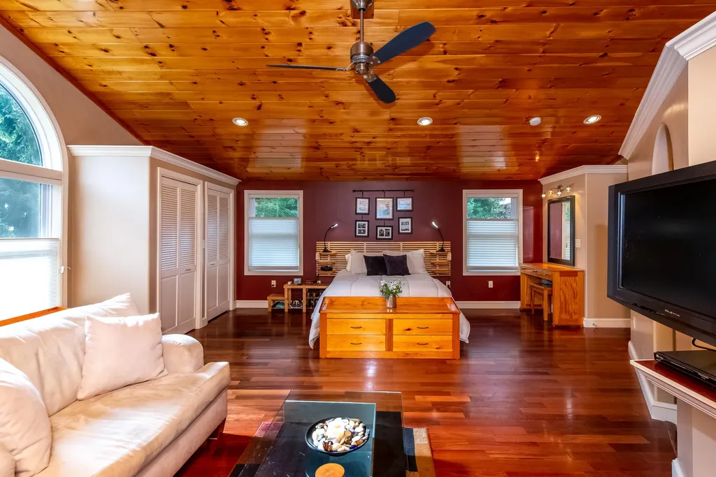 9 Oak Hill Lane Exeter NH 03833