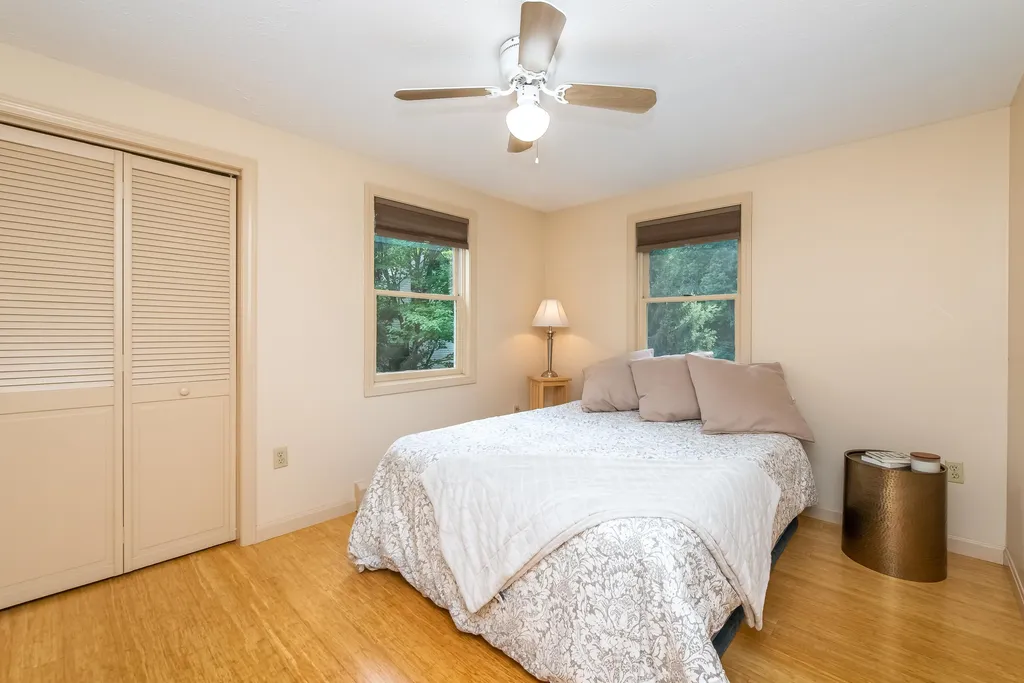 9 Oak Hill Lane Exeter NH 03833