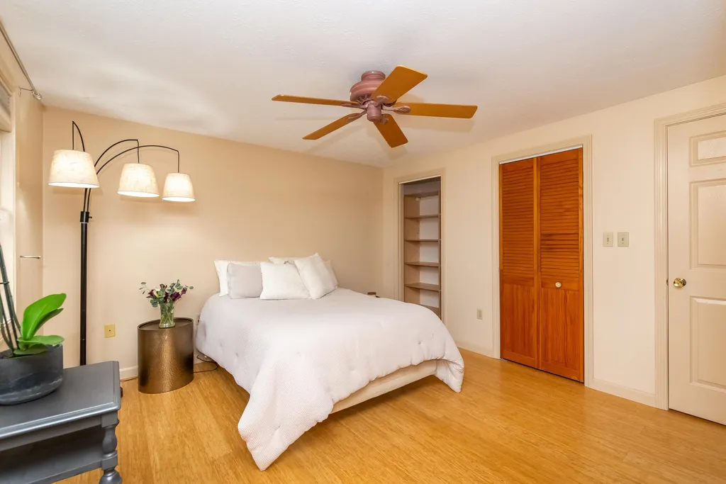 9 Oak Hill Lane Exeter NH 03833