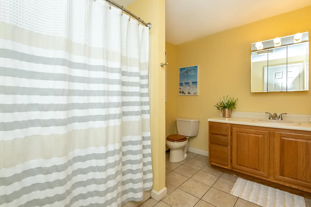 9 Oak Hill Lane Exeter NH 03833