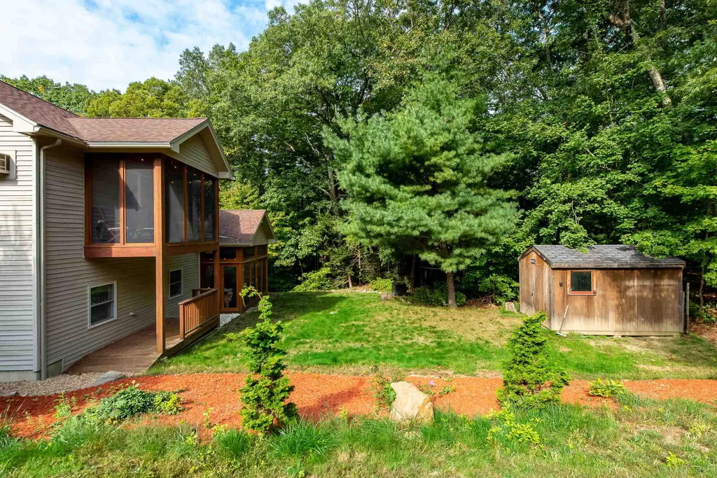 9 Oak Hill Lane Exeter NH 03833