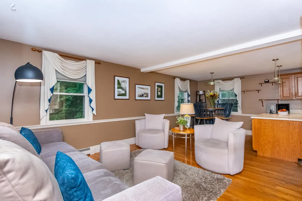 9 Oak Hill Lane Exeter NH 03833