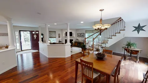 21 Pettingale Road Amherst NH 03031