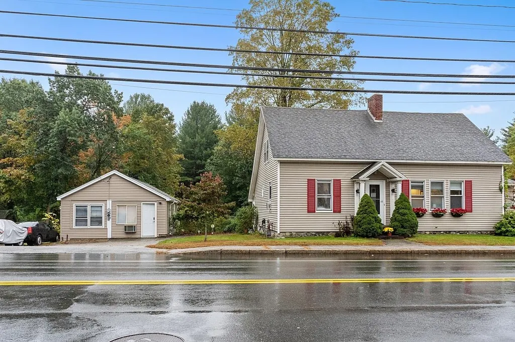 93 Central Street Hudson NH 03051