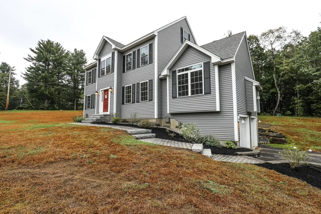 9 Powder House Road Sandown NH 03873