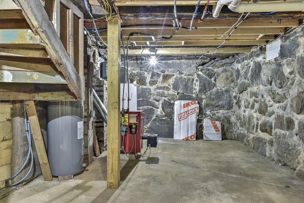 92 West Main Street Rindge NH 03461