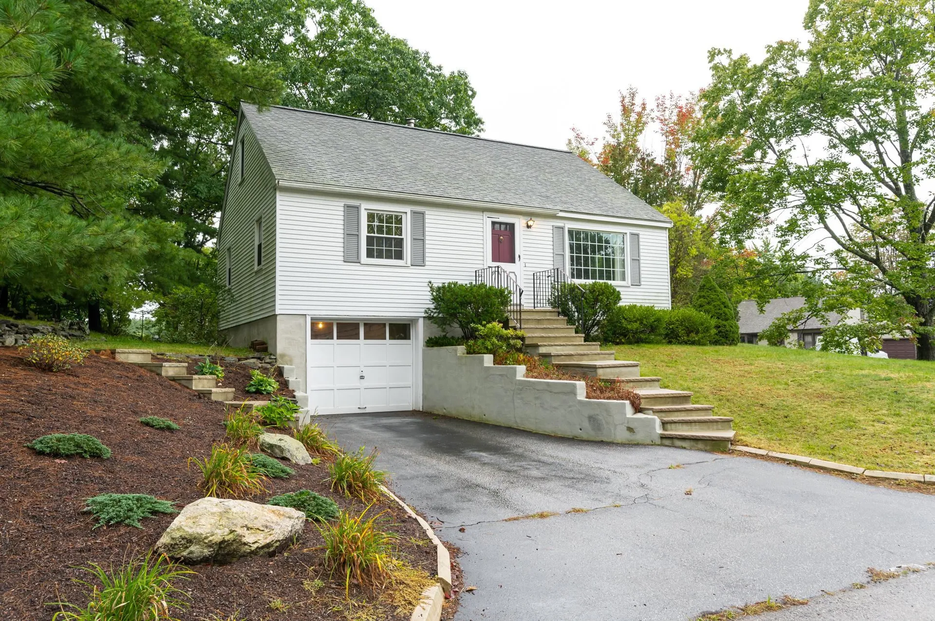 10 Corona Avenue Nashua NH 03063