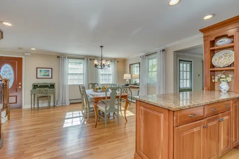 13 Henry Drive Hudson NH 03051