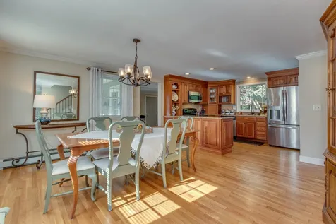 13 Henry Drive Hudson NH 03051