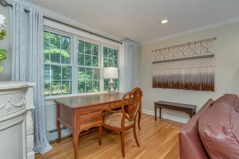 13 Henry Drive Hudson NH 03051