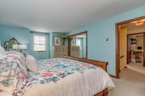 13 Henry Drive Hudson NH 03051
