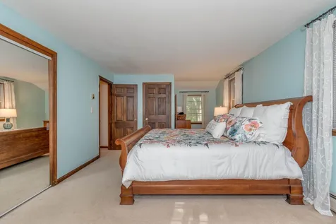13 Henry Drive Hudson NH 03051