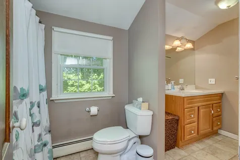 13 Henry Drive Hudson NH 03051