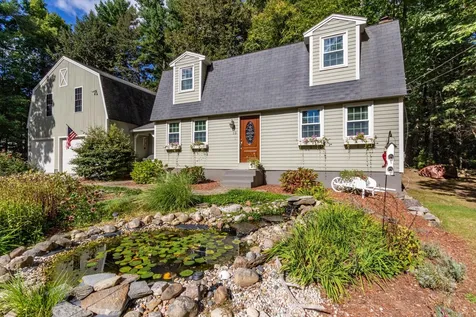 13 Henry Drive Hudson NH 03051