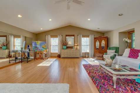 13 Henry Drive Hudson NH 03051