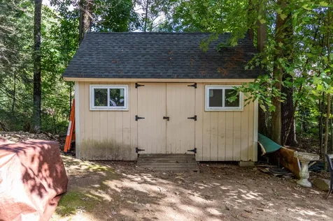 13 Henry Drive Hudson NH 03051