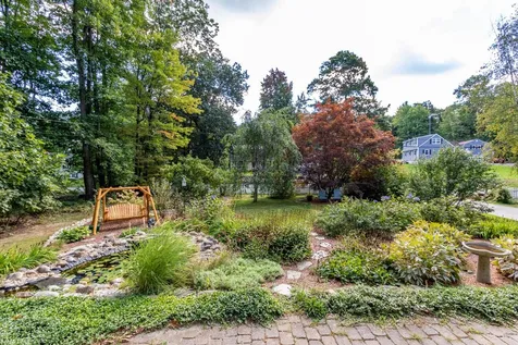 13 Henry Drive Hudson NH 03051