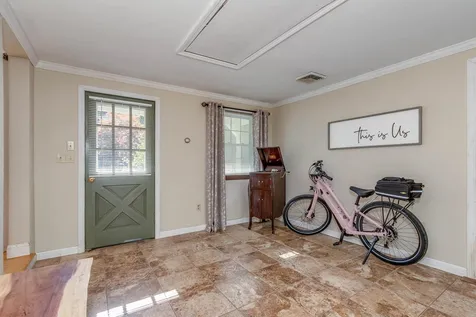 13 Henry Drive Hudson NH 03051