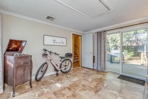 13 Henry Drive Hudson NH 03051