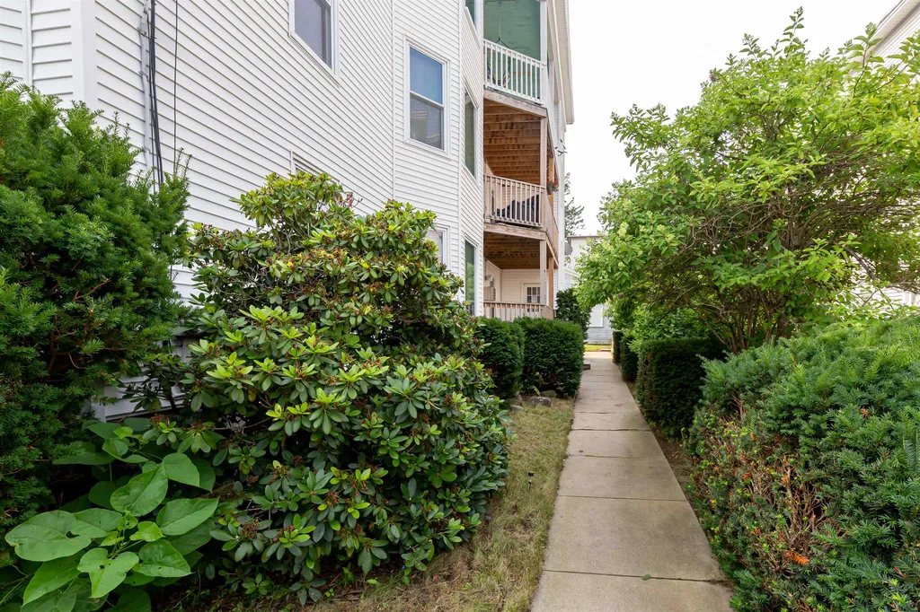 637 Harvard Street Manchester NH 03103