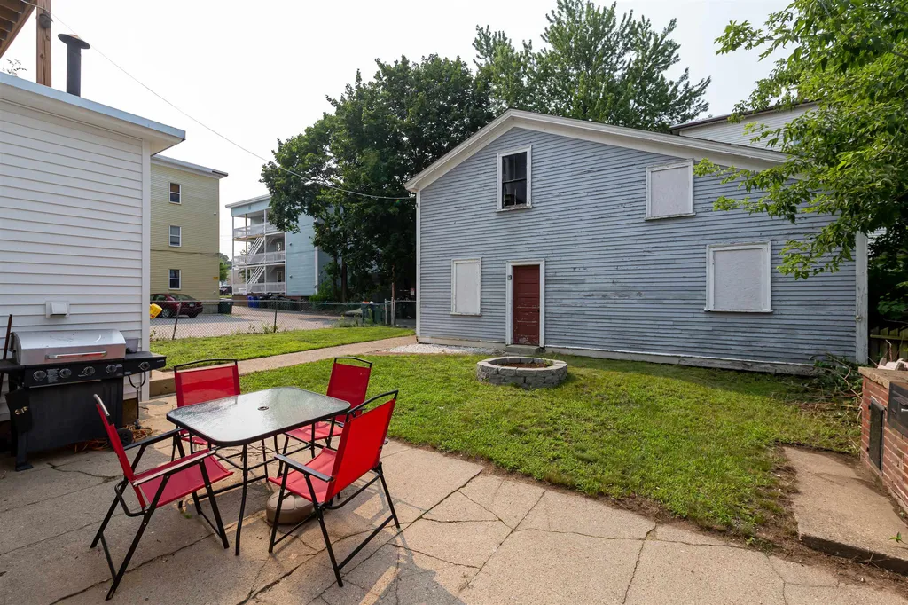 637 Harvard Street Manchester NH 03103