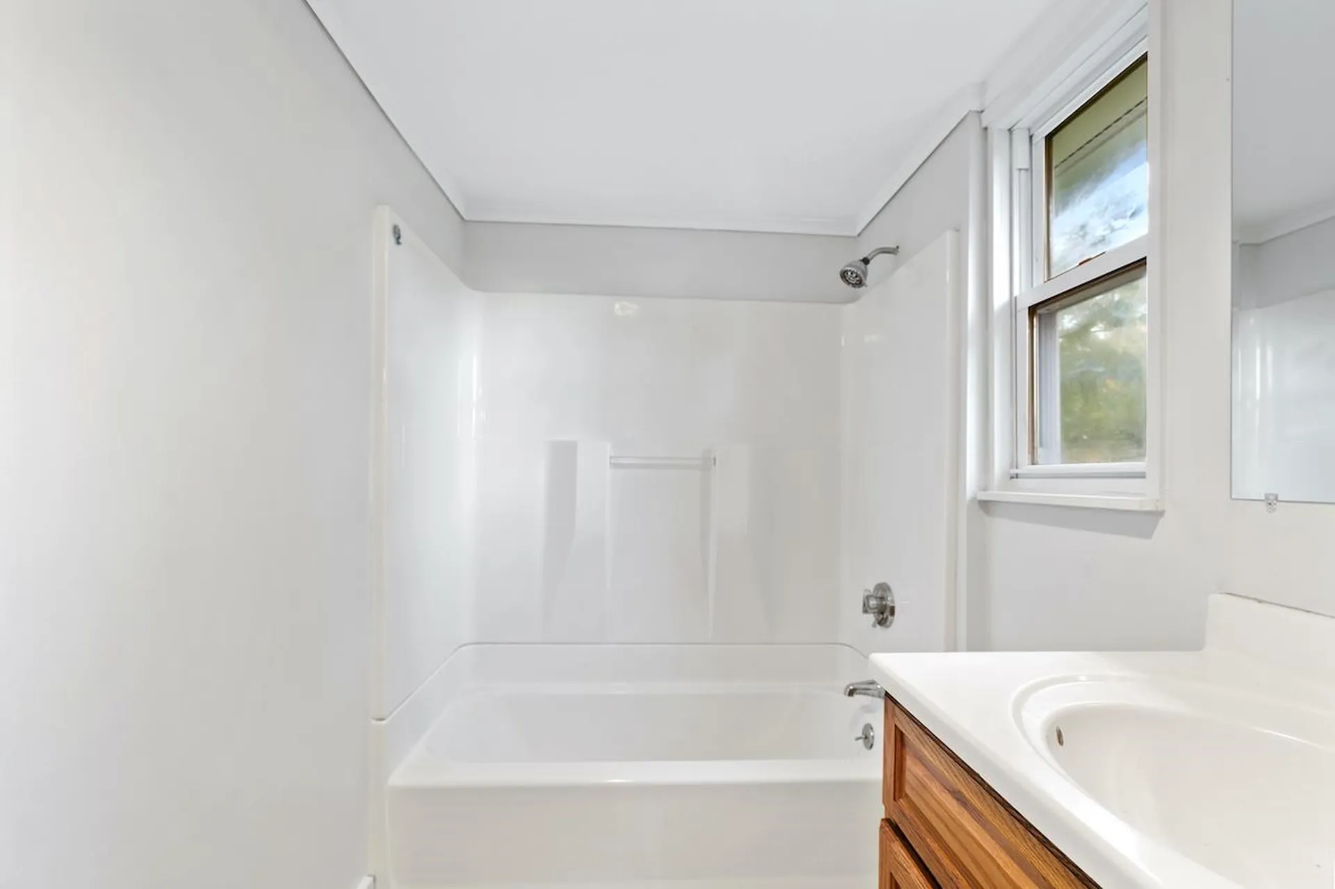 17 Henry Taylor Street Salem NH 03079