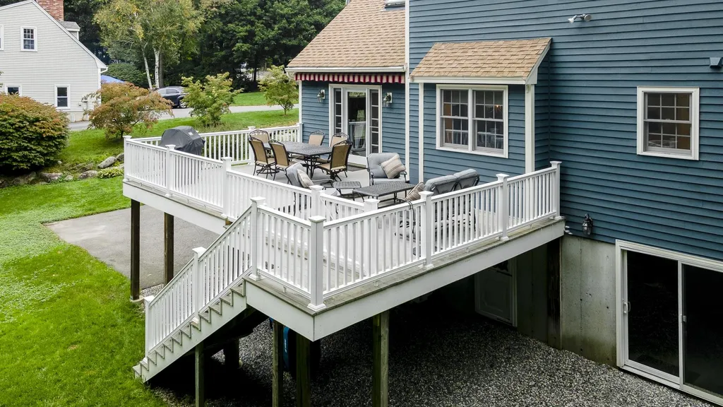 32 Golden Oaks Drive Salem NH 03079